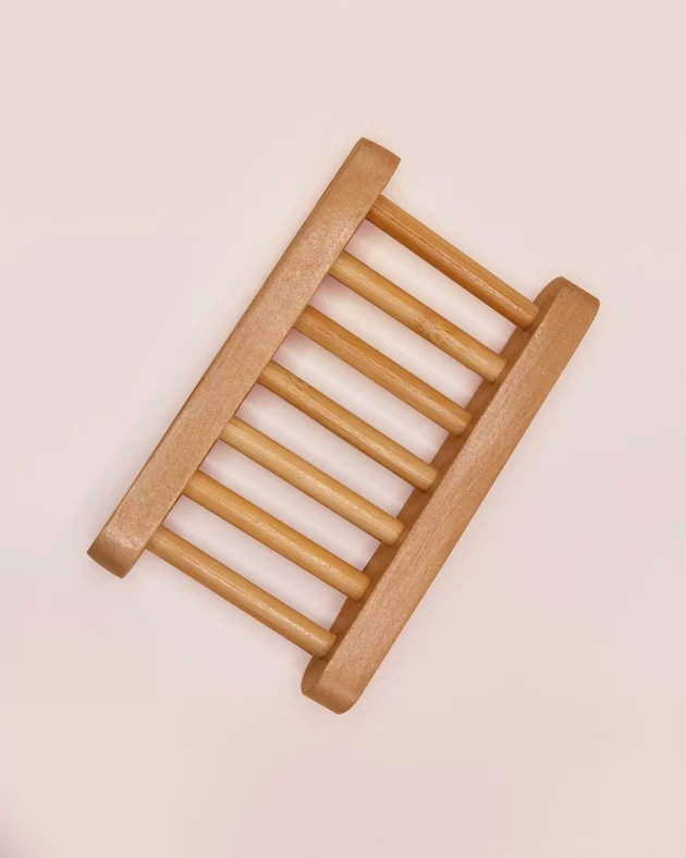 bundles-travel-wooden-shelf